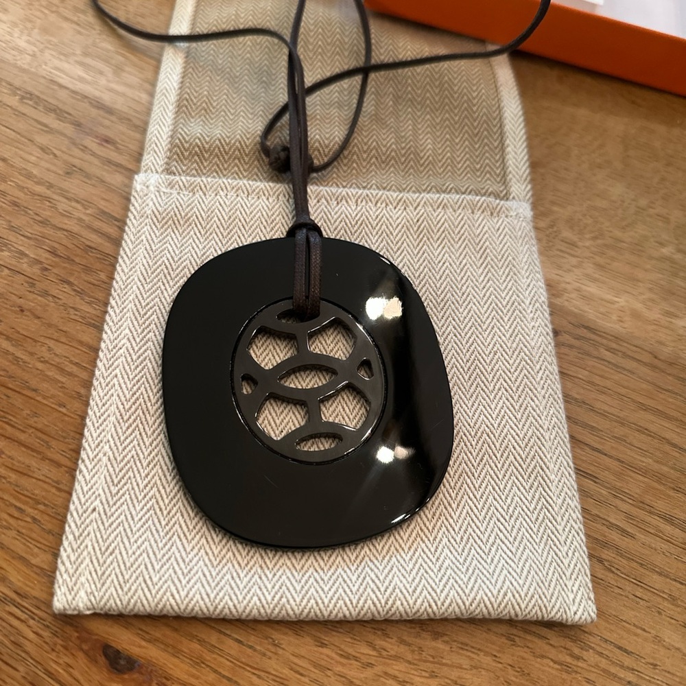 Beautiful Hermes Black & Brown Buffalo Horn Lift Necklace NWT